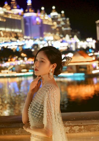 《美丽教师》电影_国产剧在线观看视频
